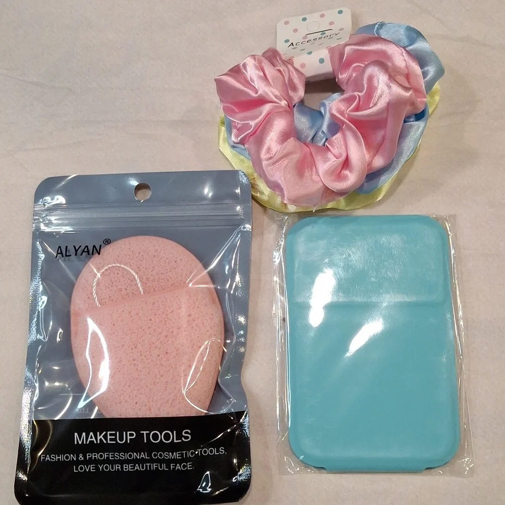 Colorful Makeup Sponge & Accessory Set - Picture 5 of 5
